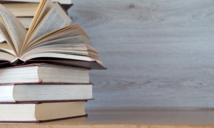 Cómo se corrige el estilo de un libro: esencia para autores